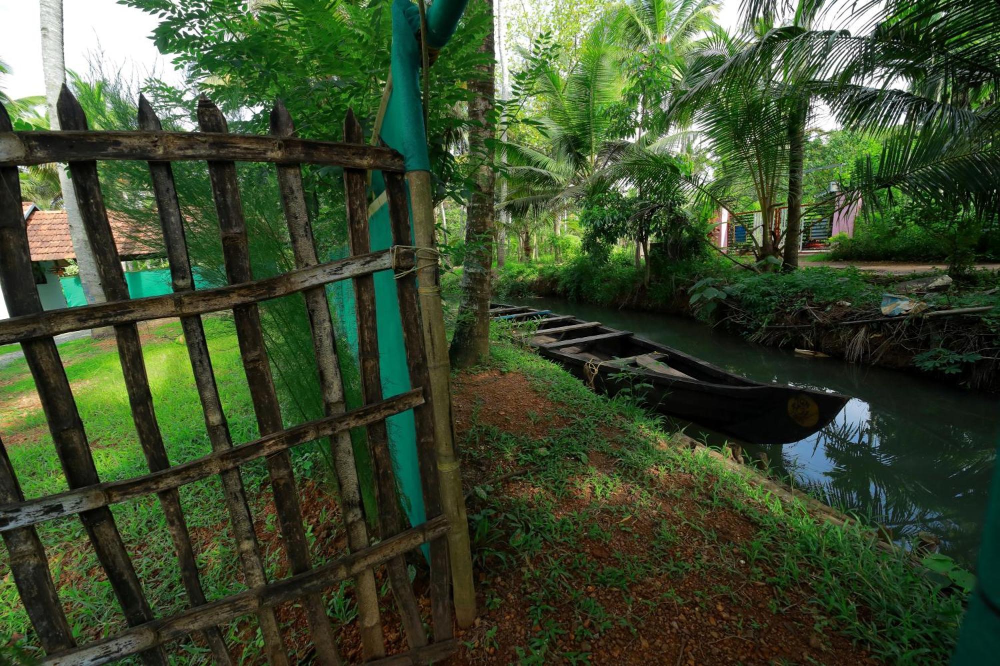 Apartamento Prakruthi Residency Munroeisland Mundrothuruth Exterior foto